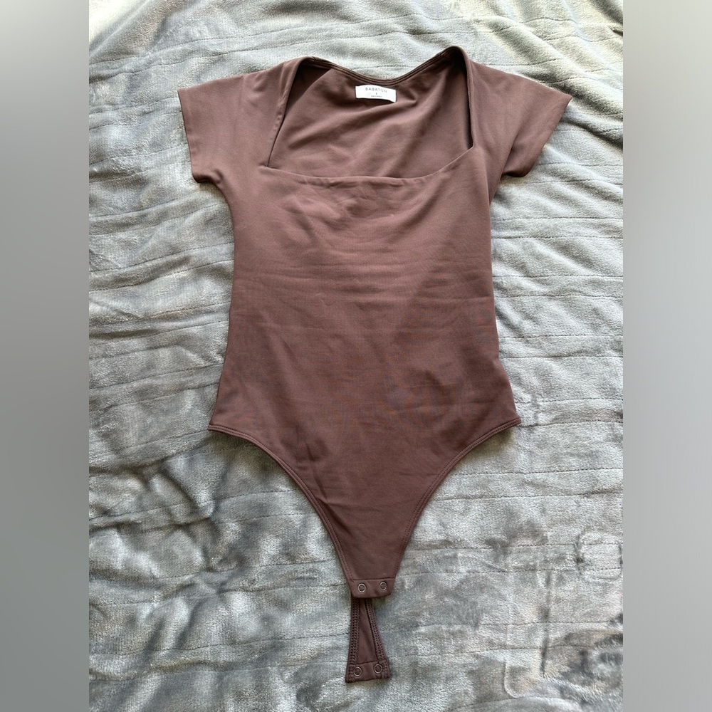 Brown Aritzia contour square neck short sleeve bodysuit